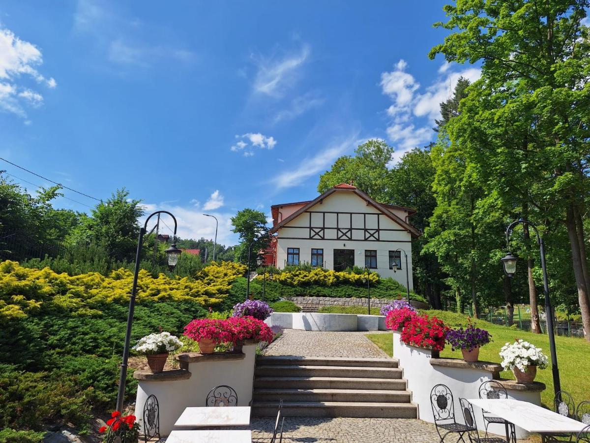 Pensjonat Petite Charlotta Jedlina-Zdroj Exterior photo