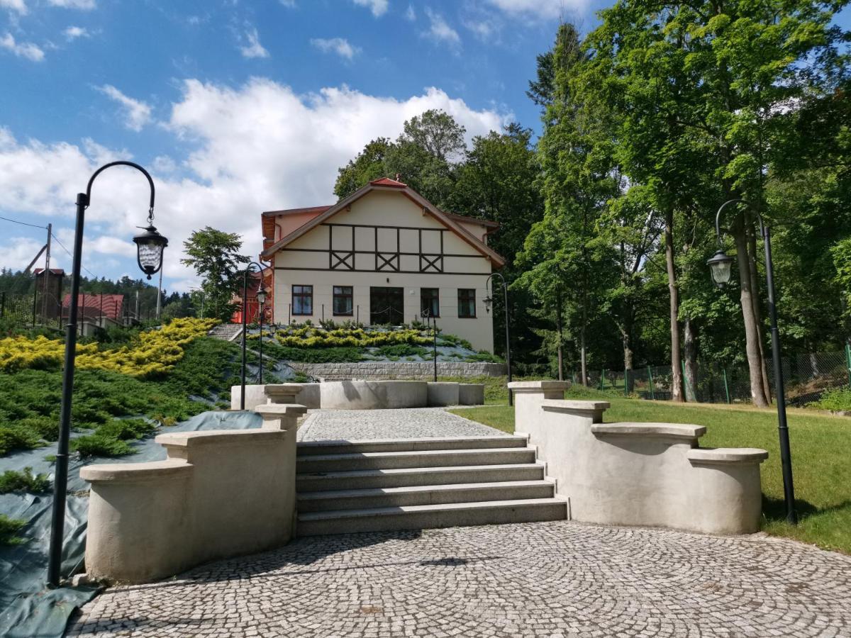Pensjonat Petite Charlotta Jedlina-Zdroj Exterior photo